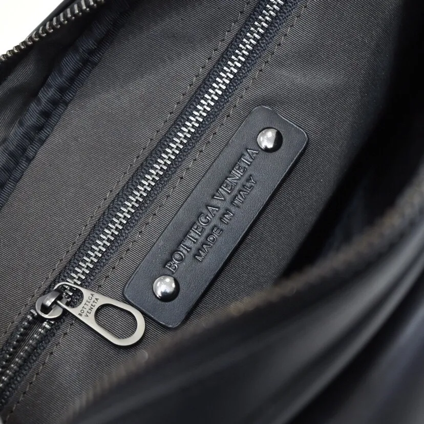 All categories 💚 Top version men’s bags 💚 BV 2024 new BV crossbody bag